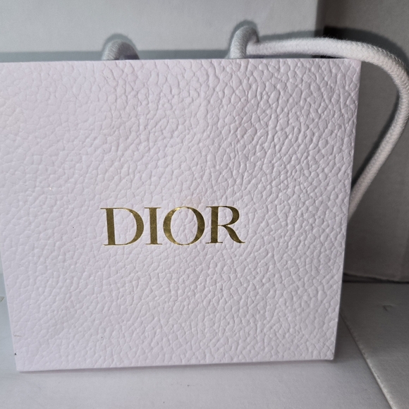 Dior Embossed Gift Bag - Picture 4 of 10